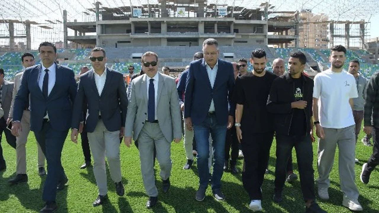 محافظ بورسعيد يتفقد سير العمل باستاد المصري ويوجه بزيادة الجهود